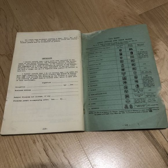 1952 Museum of Historical Arms catalog - Picture 4 of 5